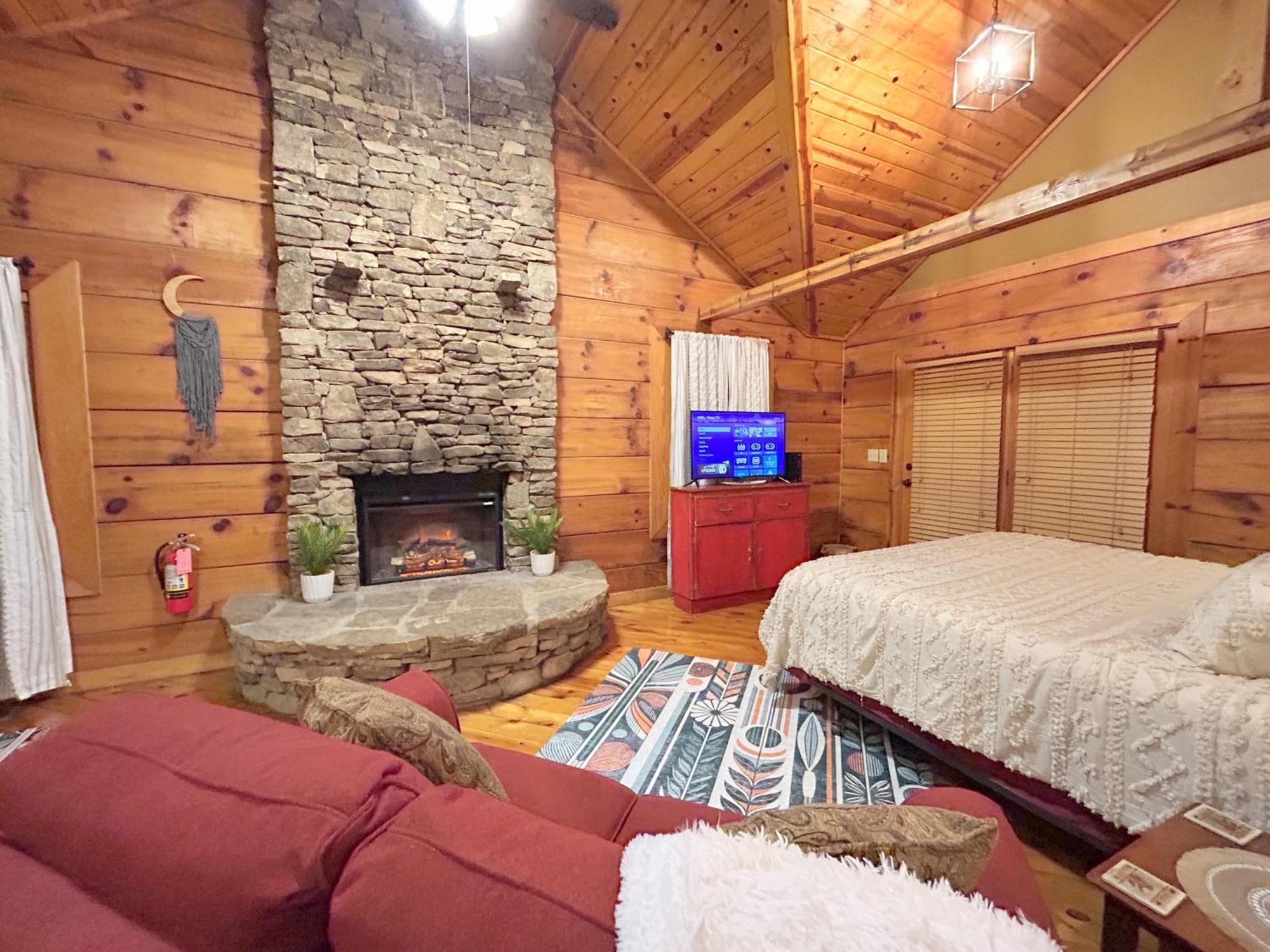 Honeymoon Hideaway Villa Gatlinburg Exterior photo