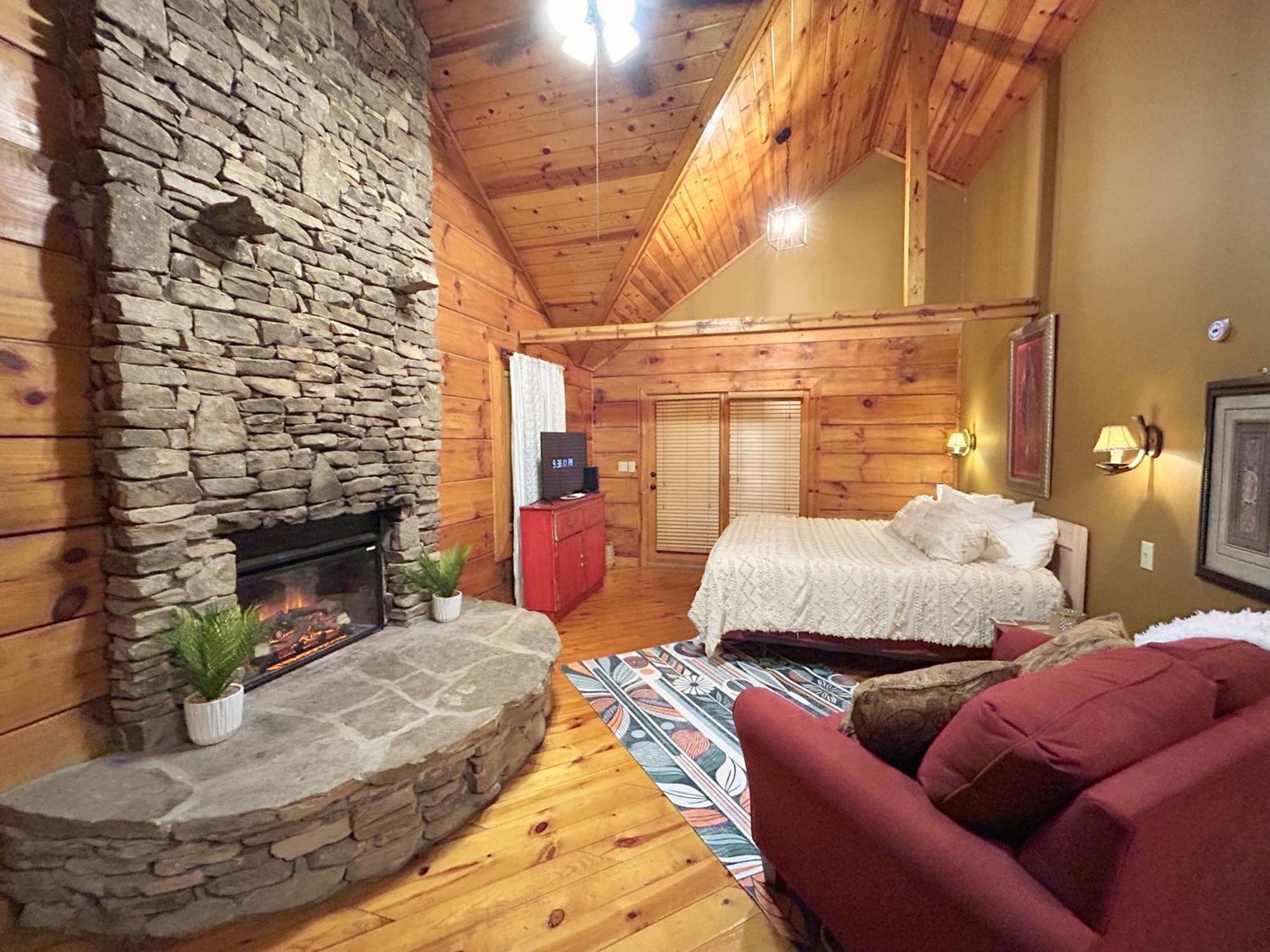 Honeymoon Hideaway Villa Gatlinburg Exterior photo