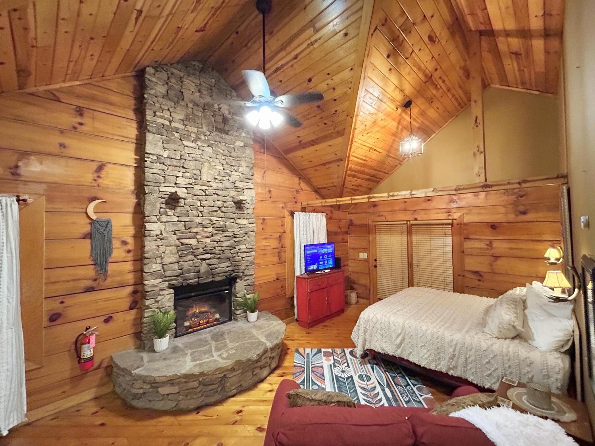 Honeymoon Hideaway Villa Gatlinburg Exterior photo