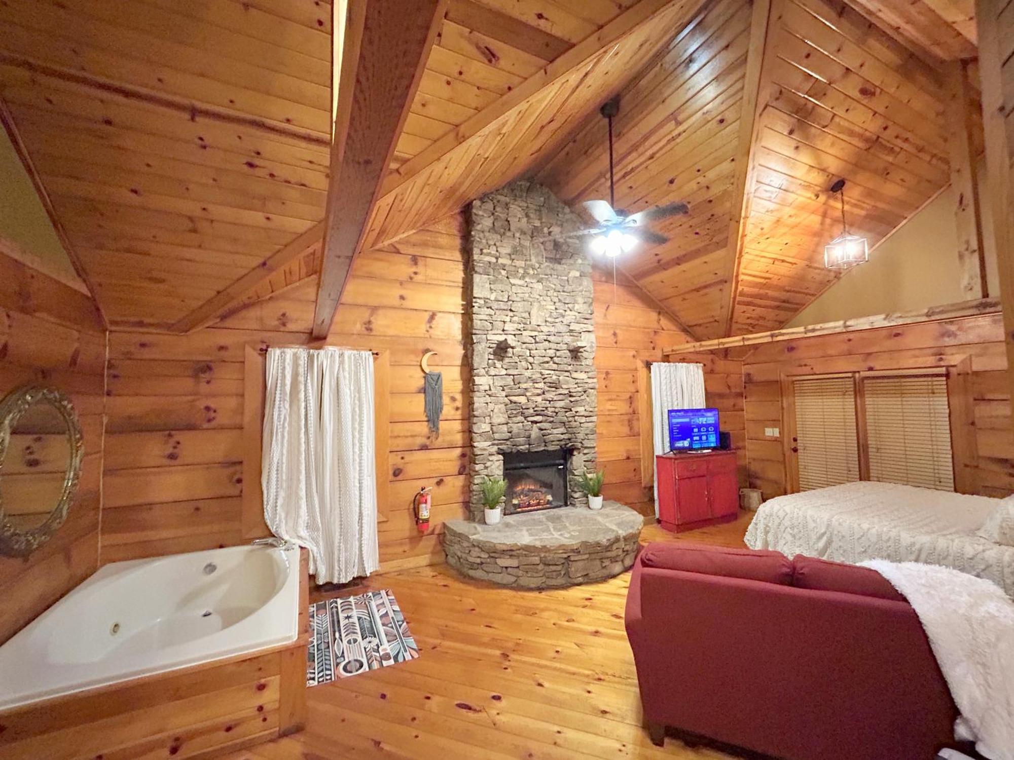 Honeymoon Hideaway Villa Gatlinburg Exterior photo