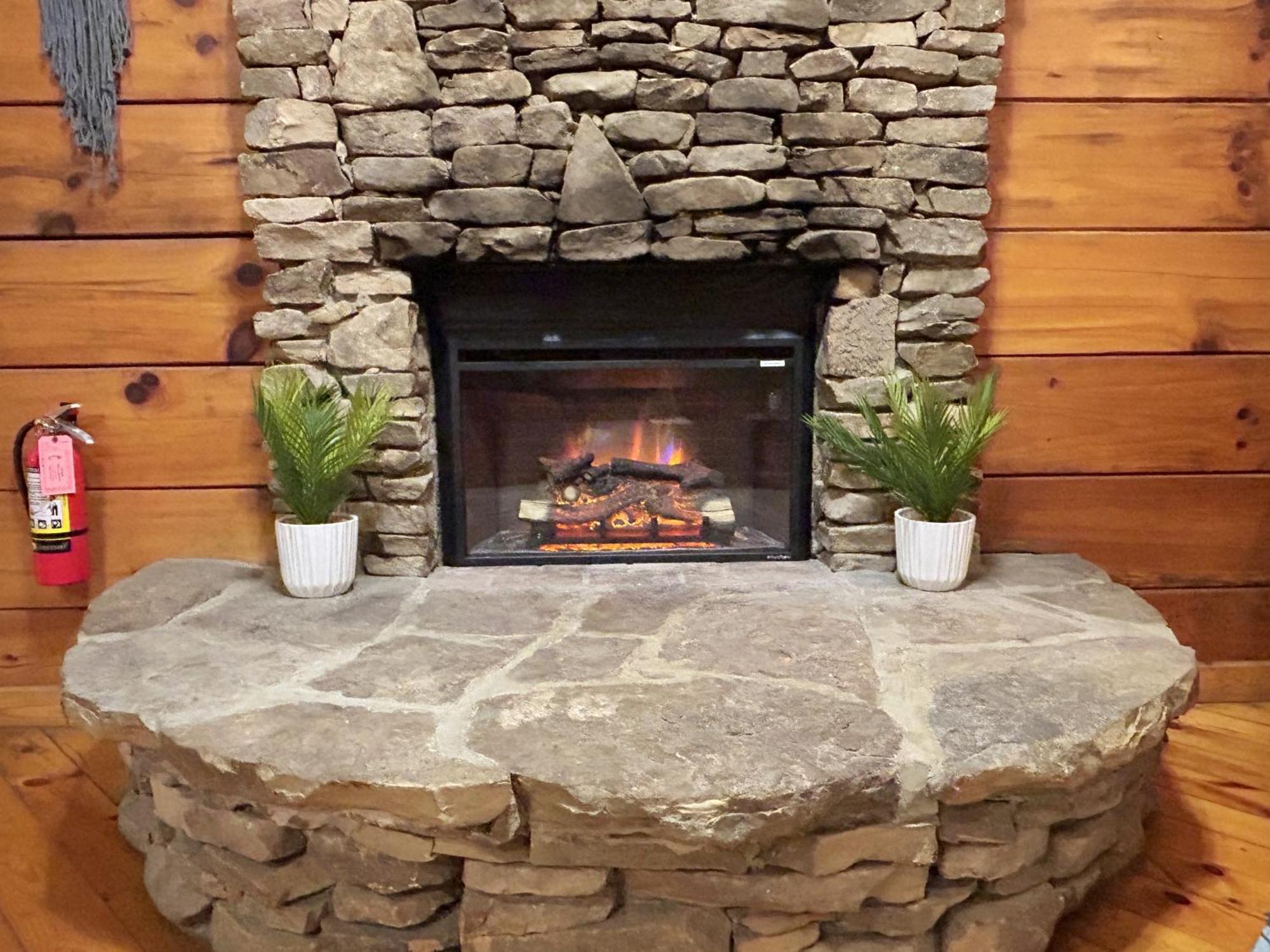 Honeymoon Hideaway Villa Gatlinburg Exterior photo
